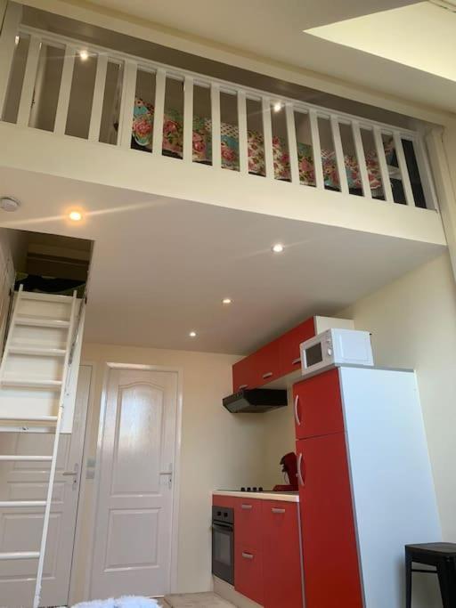 Studio Meuble Dans Une Maison Limay Εξωτερικό φωτογραφία